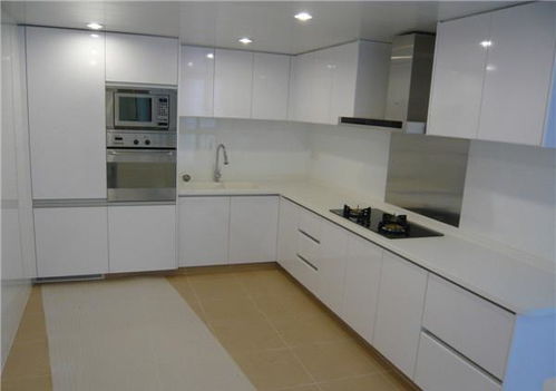 新房橱柜材质选择指南及五金配件批发建议